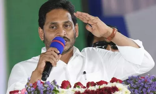 ఏపీలో ఎన్నికలు ఎపుడో చెప్పిన జగన్...!