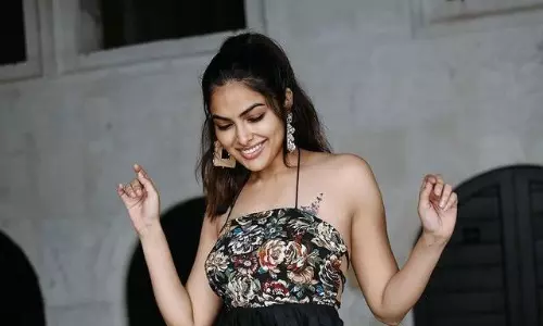 బ్లాక్ డ్రెస్ లో దివి స్టన్నింగ్ లుక్