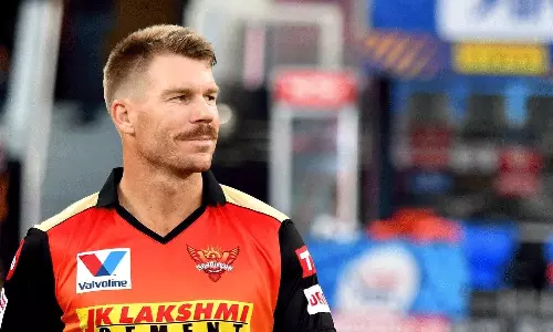 డెవిడ్ వార్నర్ కి అవమానం... సన్ రైజర్స్ పై ఫ్యాన్స్ ఫైర్!