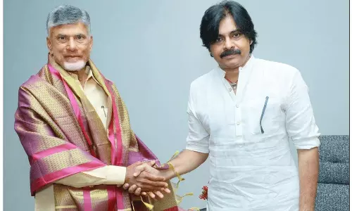 చంద్ర‌బాబు అడుగేశారు.. జ‌న‌సేన గ‌ప్‌చుప్‌..!