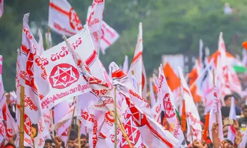 జనసేన సీట్లు పెంచేస్తున్న జోగయ్య... నాగబాబుకు అక్కడిచ్చారు!