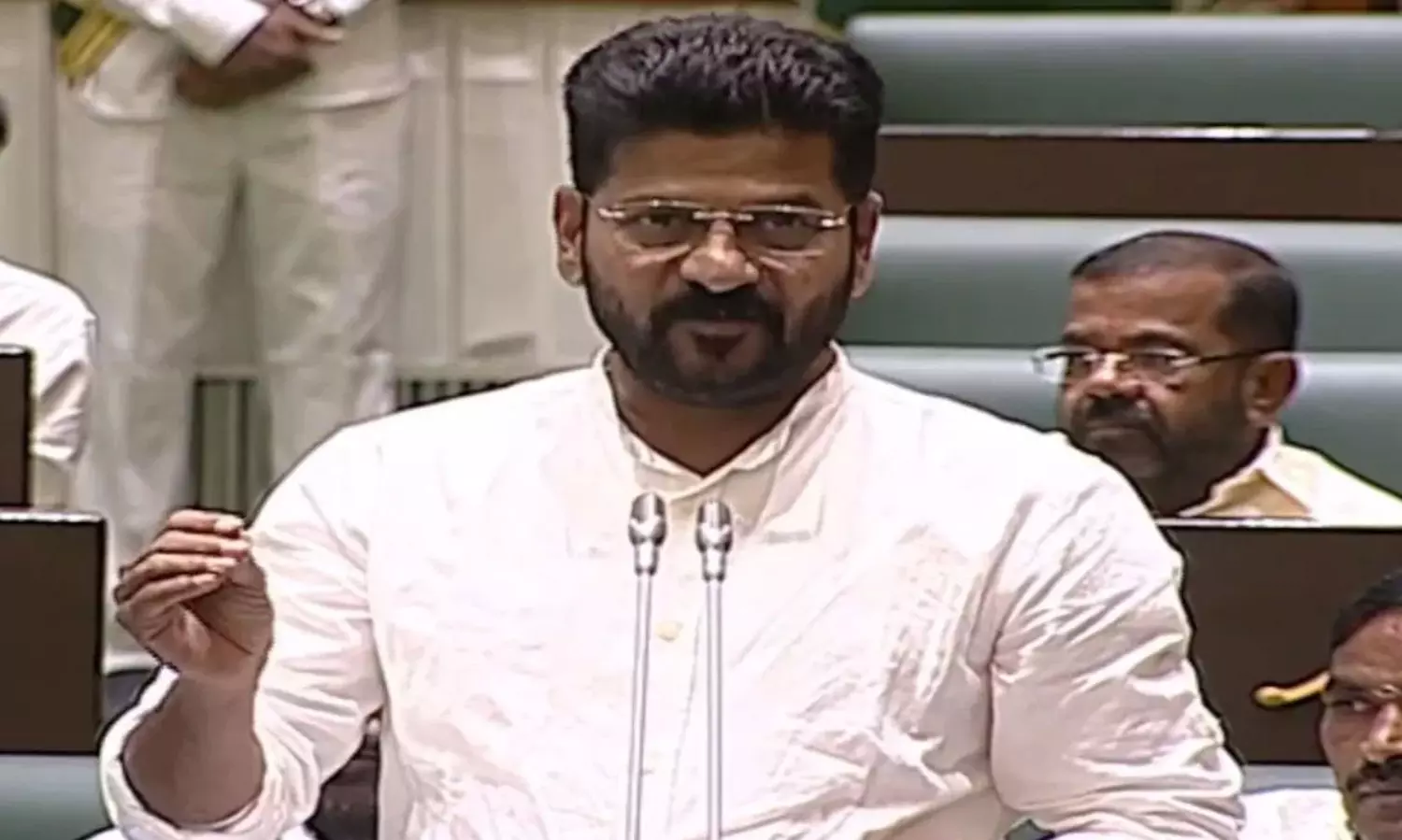 పదేళ్లలో రూ.13.72లక్షల కోట్ల ఖర్చు.. కేసీఆర్ పాలనపై రేవంత్ ఫైర్! పదేళ్లలో రూ.13.72లక్షల కోట్ల ఖర్చు.. కేసీఆర్ పాలనపై రేవంత్ ఫైర్!