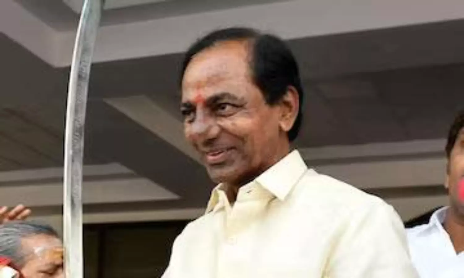 ఢిల్లీ, హైదరాబాద్, ఫాం హౌజ్.. ఆ మాజీ సీఎంకు ఇంటి కష్టాలు!