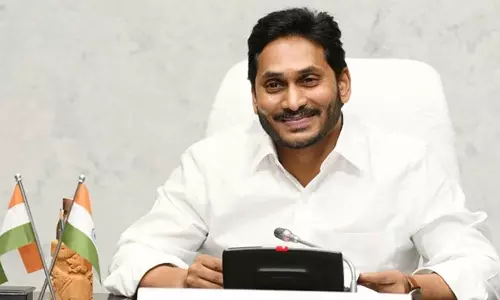 వాలంటీర్లకు జగన్ రిటన్  గిఫ్ట్  ఇదే!