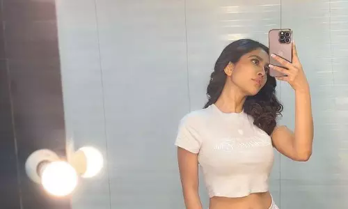 పిక్ టాక్ : సెల్ఫీ అందాలతో ఇస్మార్ట్‌ బ్యూటీ