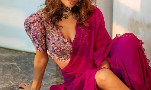 Shriya in saree: Delightful sight for mid-week relaxation