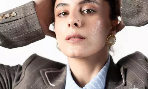 Isha Talwar Stuns in Latest Boss Look Photos