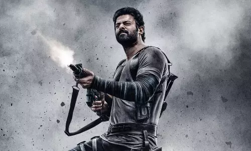 సలార్ ఢీకొట్టిన  ఆ ఖాన్సార్.. బాలీవుడ్ దేనా?