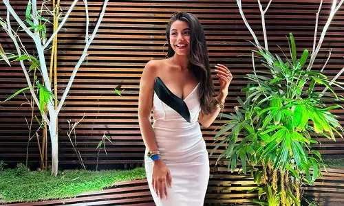 Surabhi Das Shines in Christmas Glamour