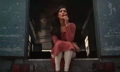 సలార్ - మేకప్ తో శృతి కూడా బయపెట్టేసింది!