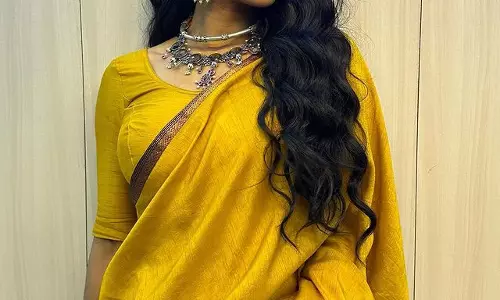 Sriya Reddy Saree Clicks
