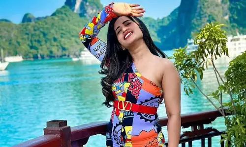 Bigg Boss Star Making Waves with Modern Style