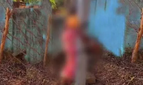 చోరీ చేసిందంటూ తల్లిని స్తంభానికి కట్టేసి కొట్టిన కొడుకు