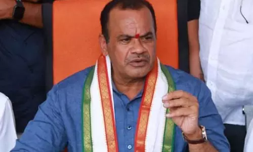 బండి మాదిరి మాటలు తగ్గిస్తే బాగుంటుంది కోమటిరెడ్డి! బండి మాదిరి మాటలు తగ్గిస్తే బాగుంటుంది కోమటిరెడ్డి!