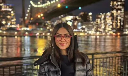Mrunal Thakur Enjoys Christmas Celebrations in New York