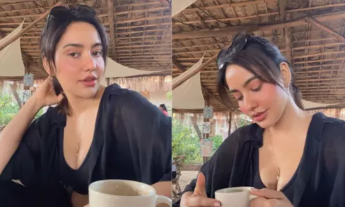 పిక్ టాక్ : బ్లాక్ డ్రెస్ లో చిరుత బ్యూటీ అదరహో