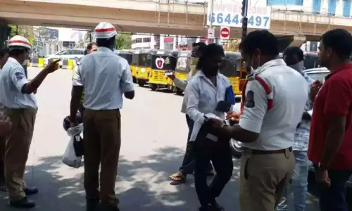 పెండింగ్ ట్రాఫిక్ చలానాలు ఉన్నాయా? పండుగ చేసుకోండి