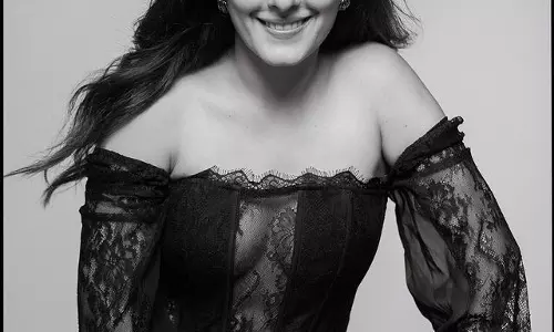 Isha Talwar Stuns In A Laced Black Outfit!