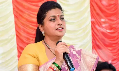 ఏపీ పాలిటిక్స్  లోకి షర్మిళ... రోజా ఆసక్తికర వ్యాఖ్యలు!