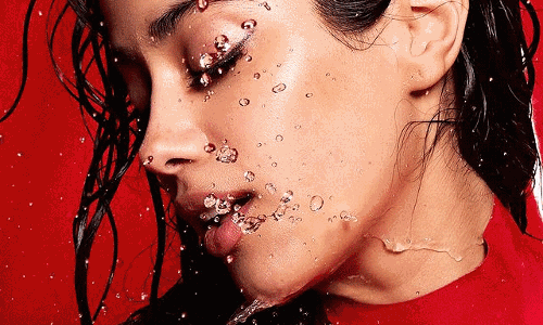 Janhvi Kapoor is nothing less than volcano