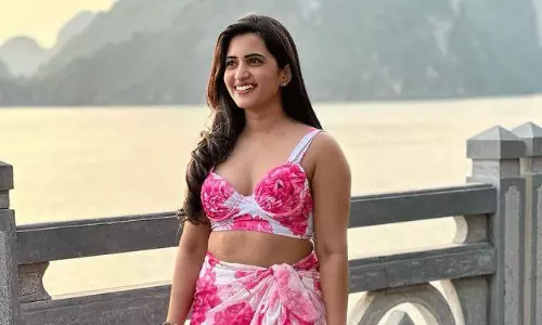 యాంకర్ స్రవంతి.. మరోసారి బికినీ కంటే ఘాటుగా..