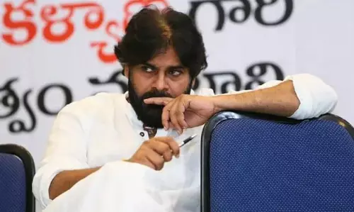 ప‌వ‌ర్ త‌గ్గుతున్న పాలిటిక్స్.. స‌ల‌హాలిచ్చేవారు లేరా?  ఇచ్చినా తీసుకోవ‌ట్లేదా?
