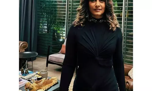 Namrata Looking Gorgeous In Her Not-So-Favourite Color!