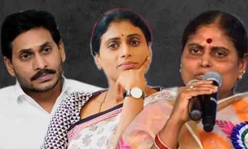 వైసీపీలోకి షర్మిల...తెర వెనక ఏం జరుగుతోంది...!?