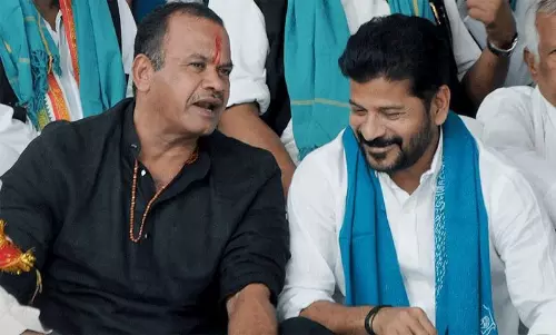 కోమటిరెడ్డి వర్సెస్ రేవంత్ రెడ్డి... సలార్ సాంగ్ తో సమాధానం!