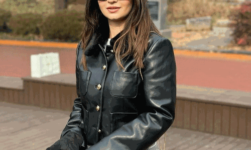 Anushka Sen Chic Black Ensemble