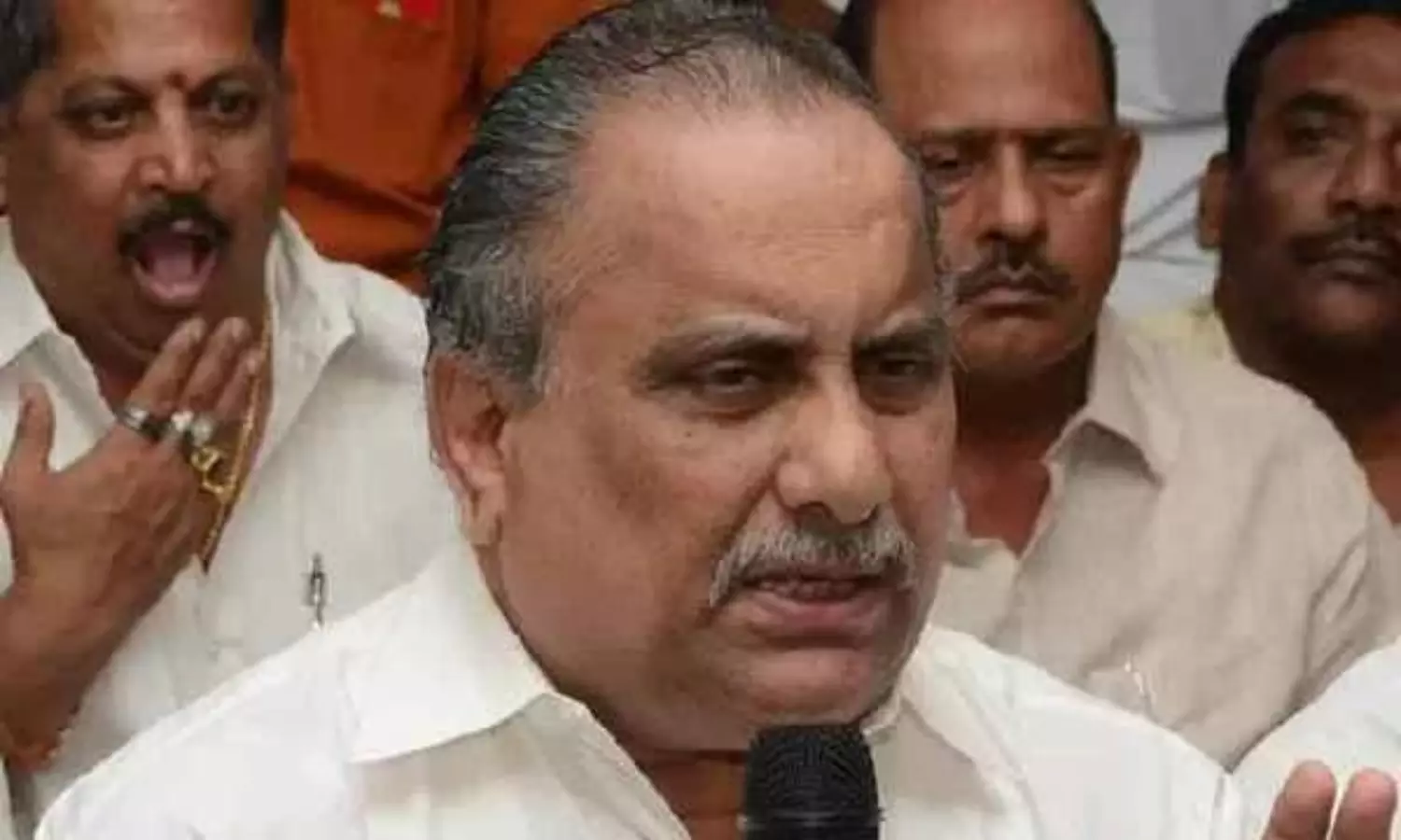 కొత్త ఏడాది మొదటి రోజునే ముద్రగడ బిగ్ ట్విస్ట్  !