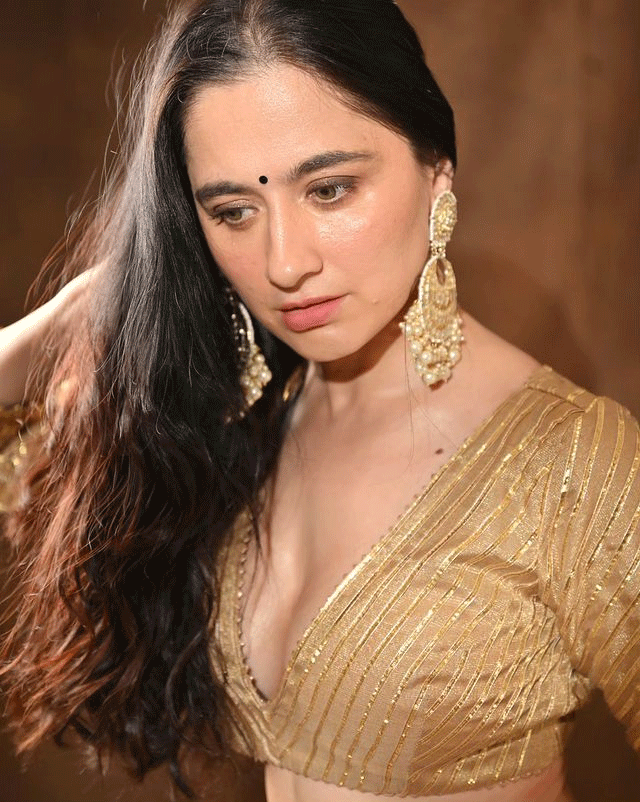Sanjeedas Thanks 2023 With Trendsetting Outfit