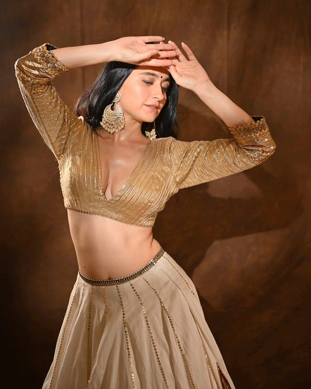 Sanjeedas Thanks 2023 With Trendsetting Outfit