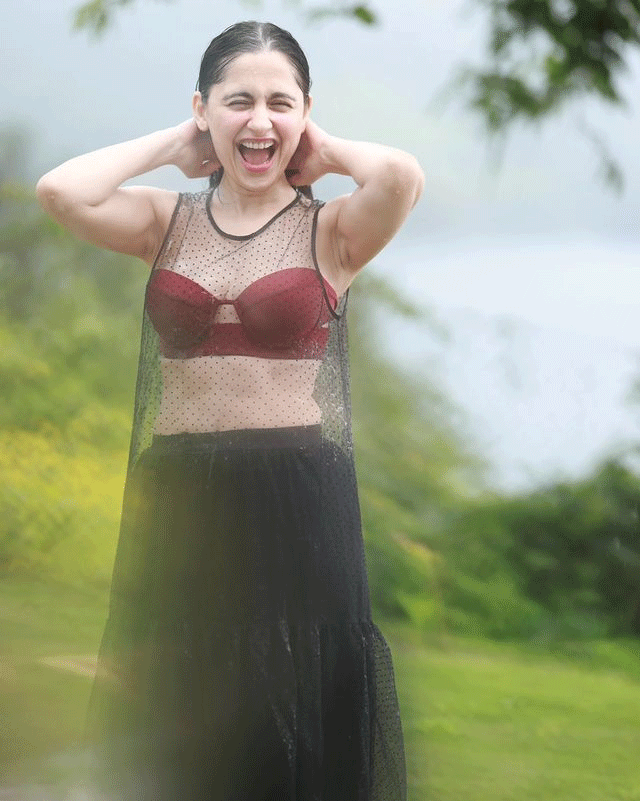 Sanjeedas Thanks 2023 With Trendsetting Outfit Sanjeedas Thanks 2023 With Trendsetting Outfit