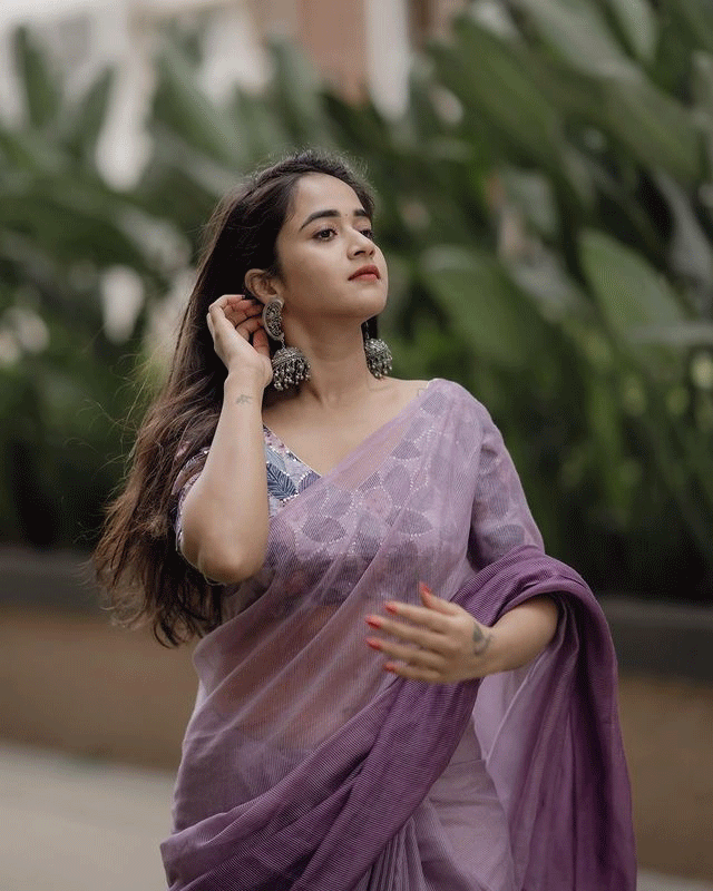 Deepthi Sunainas Lavender Saree Affair Deepthi Sunainas Lavender Saree Affair