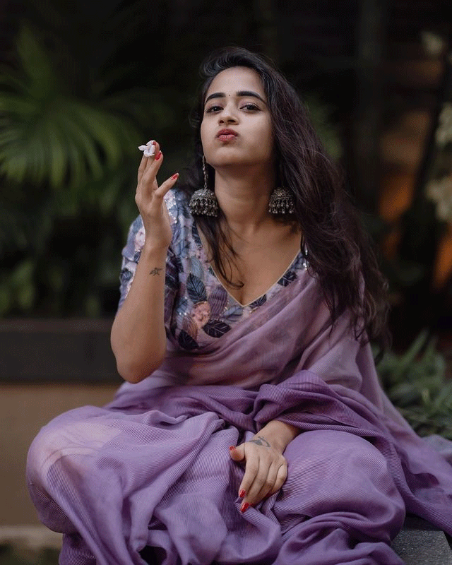 Deepthi Sunainas Lavender Saree Affair