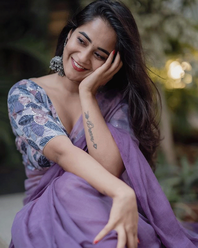 Deepthi Sunainas Lavender Saree Affair