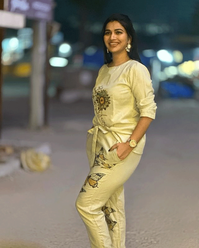 Inaya Sulthans Striking Instagram Photoshoot