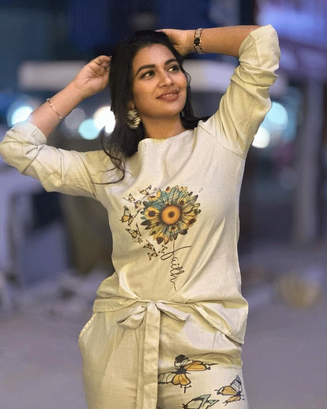 Inaya Sulthans Striking Instagram Photoshoot