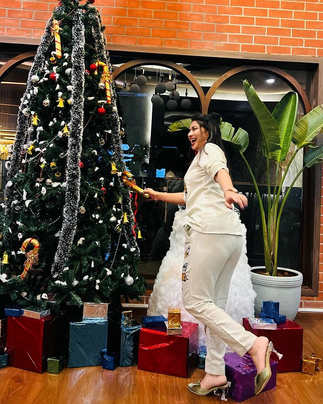 Inaya Sulthans Striking Instagram Photoshoot