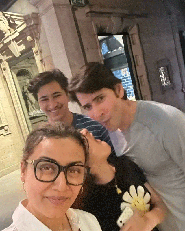 Superstar Welcomes New Year In Style At Dubai! Superstar Welcomes New Year In Style At Dubai!