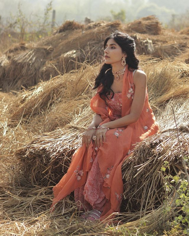 Dazzling Show From Falaknuma Das Girl In Yellow! Dazzling Show From Falaknuma Das Girl In Yellow!