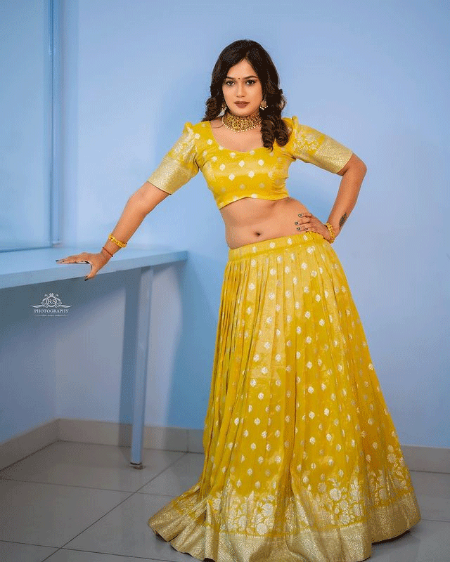 Ariyana Glory’s New Year Glam