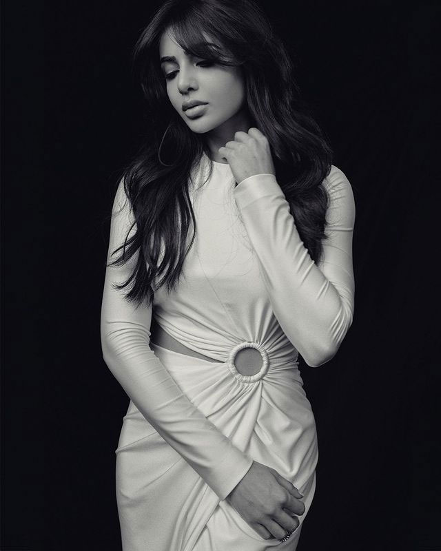 Samantha Kicks Off New Year In Stellar Fashion