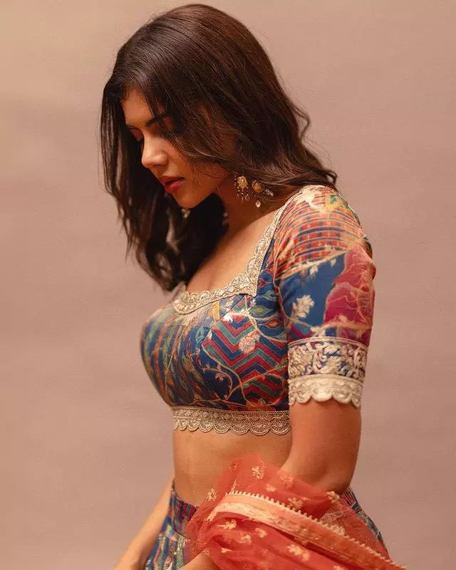 Elegant & Enchanting Looks Of Kalyani Priyadarshan Elegant & Enchanting Looks Of Kalyani Priyadarshan