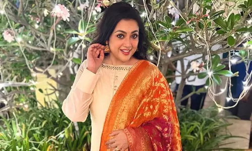 రెండో పెళ్లి పై మీనా కుండ బద్దలు..!