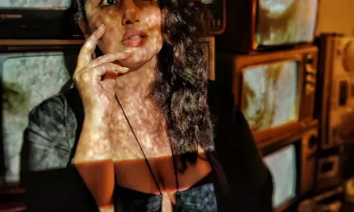 Huma Qureshis Striking Style Stuns in Recent Photos