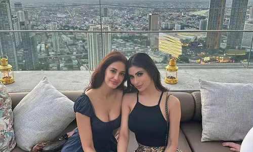 Mouni Roy and Disha Patani Sets Friendship Goals