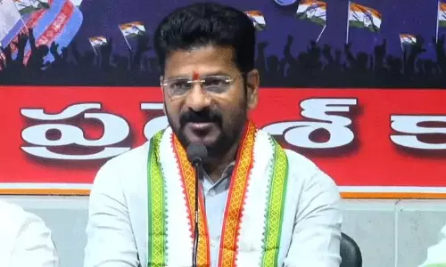 జగన్ కి తొలి షాక్ ఇచ్చిన రేవంత్...! జగన్ కి తొలి షాక్ ఇచ్చిన రేవంత్...!