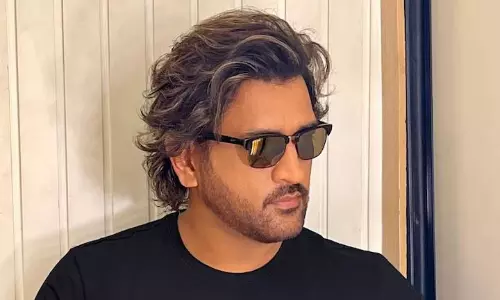 న‌న్ను మోసం చేశారు.. కోర్టు మెట్లెక్కిన క్రికెట్ దిగ్గ‌జం ధోనీ